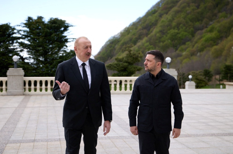 泽连斯基访阿塞拜疆签安全及能源合作协议，称愿恢复与俄谈判