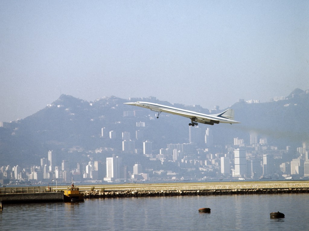 1976年11月5日，和谐式超音速客机首度抵港。