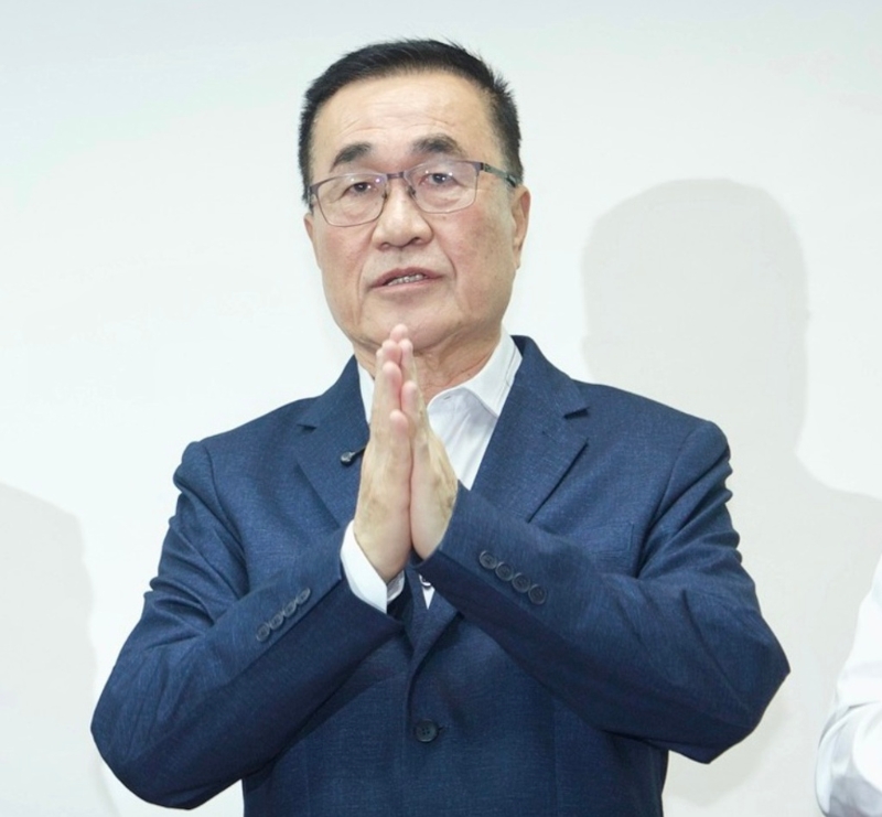 绿营频攻李四川“年龄大”