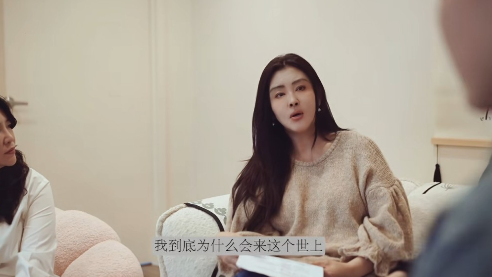 王祖贤罕有谈及家事,揭童年为满足妈妈而入行。 王祖贤罕有谈及家事,揭童年为满足妈妈而入行。