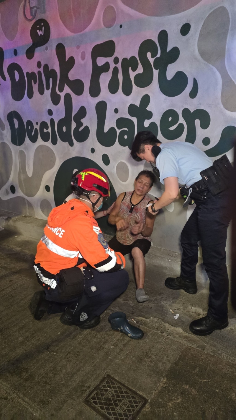 死者妻子在火警发生后情绪崩溃，得悉噩耗后当场痛哭。