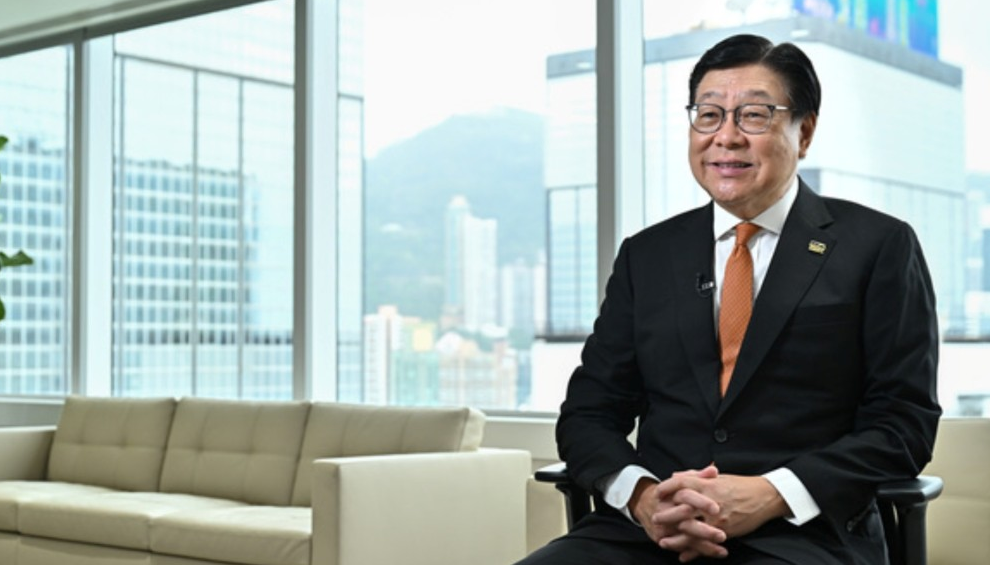马时亨表示，外访团可加强香港与哈萨克斯坦在金融等方面的合作，又指乌兹别克斯坦潜力巨大，极为看好这个市场。政府新闻网
