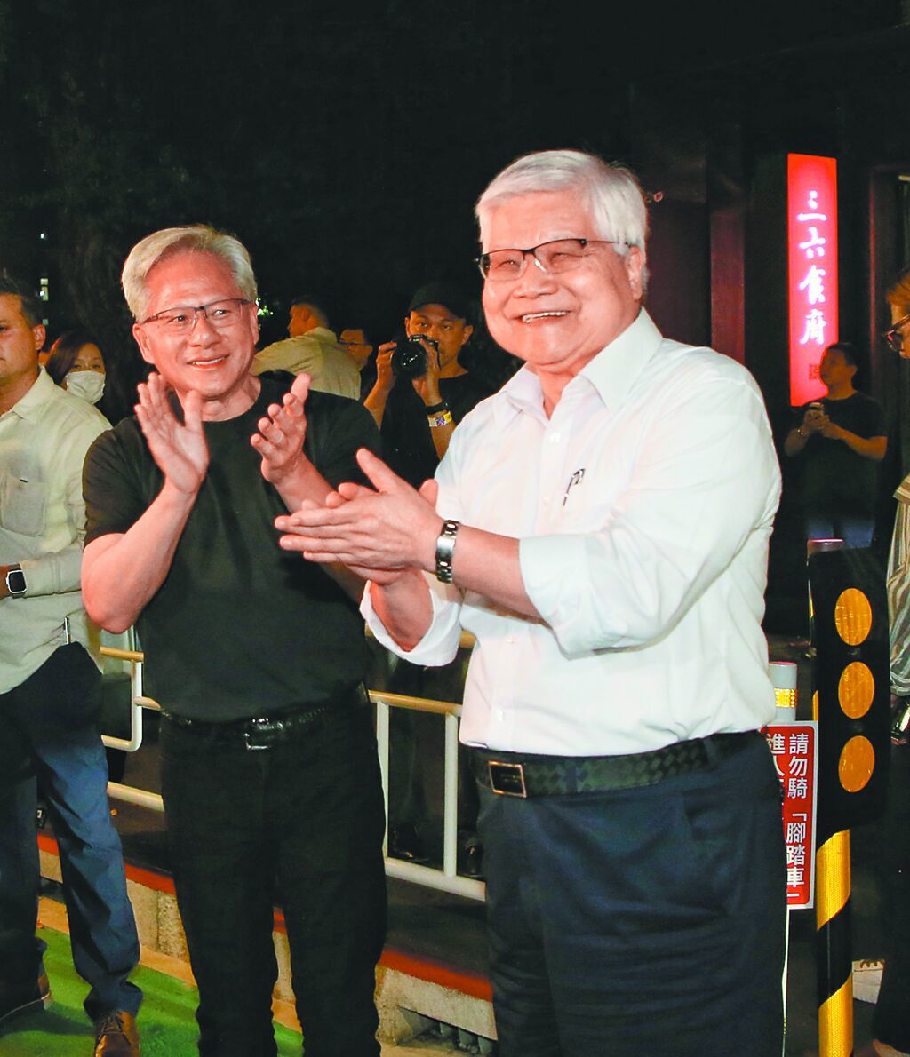 台积电董事长魏哲家自爆曾问英伟达共同创办人暨执行长黄仁勋AI需求炸裂为何不早讲